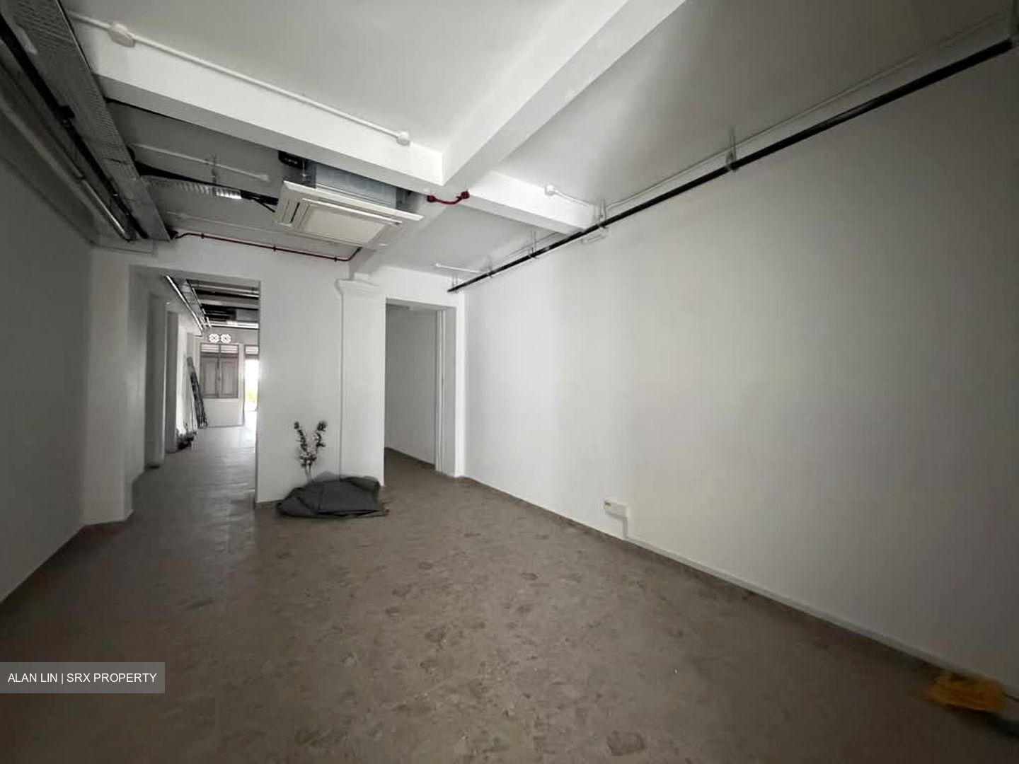 Desker Road Conservation Area (D8), Retail #595632621